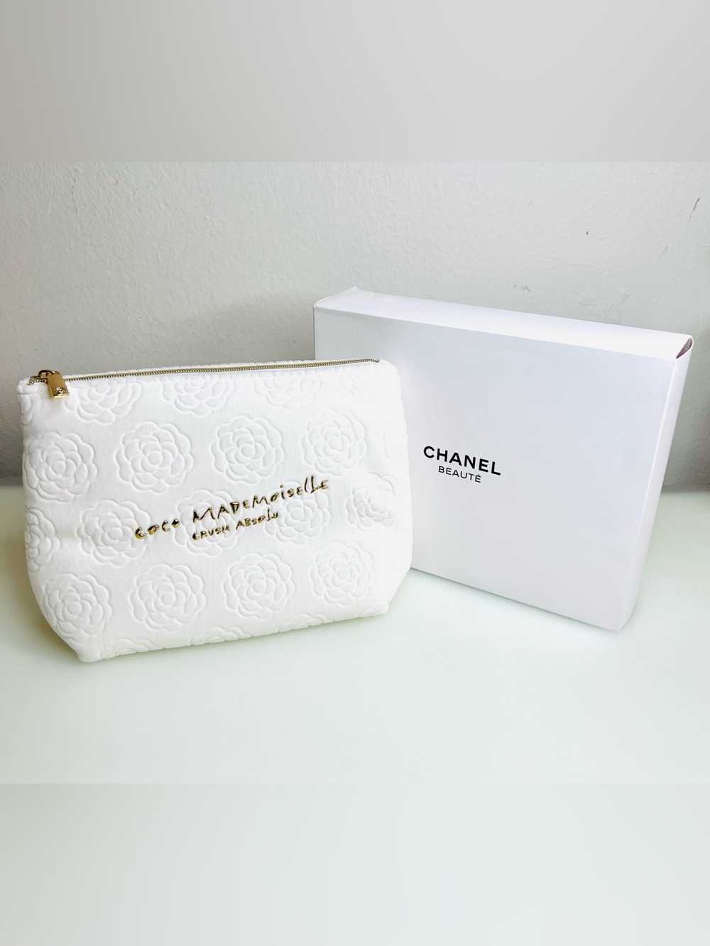 ✨New Chanel Coco Mademoiselle Crush Absolu Makeup Pouch✨